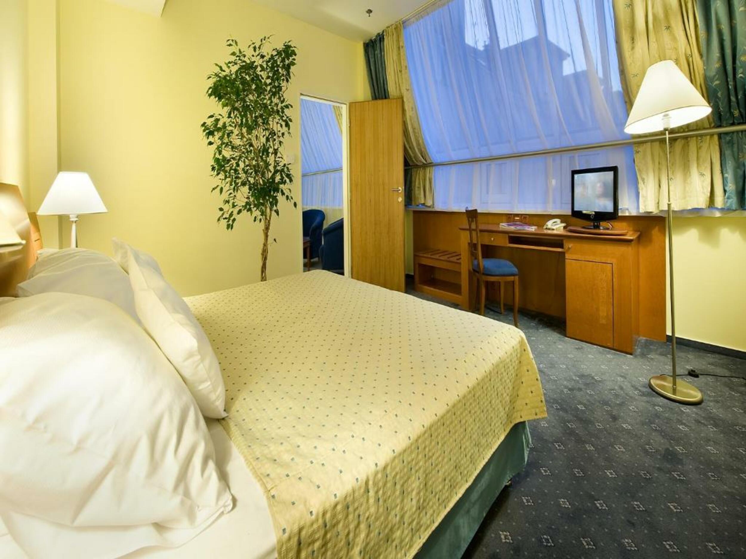 מלון Ramada Centre 4*