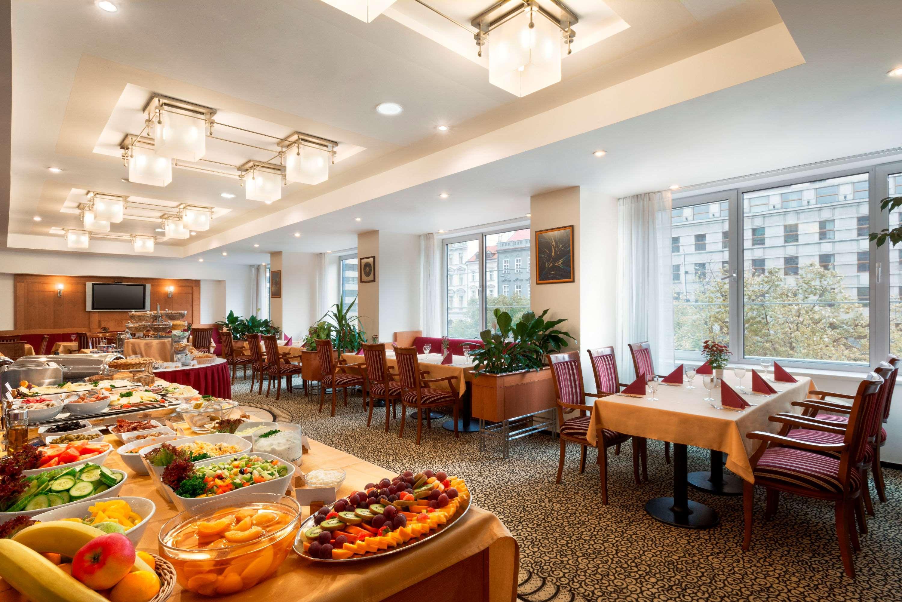 Ramada Centre מלון 4*