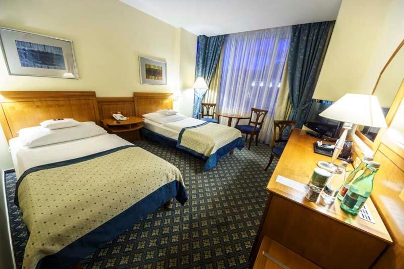 מלון Ramada Centre 4*