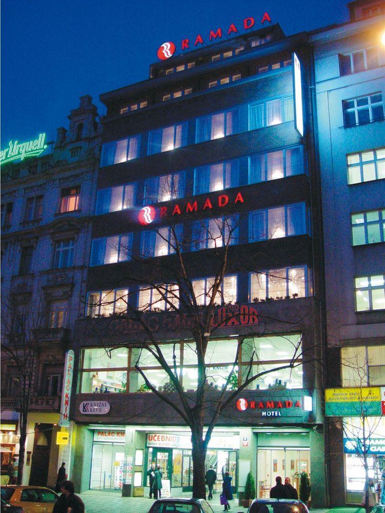 Ramada Centre מלון פראג